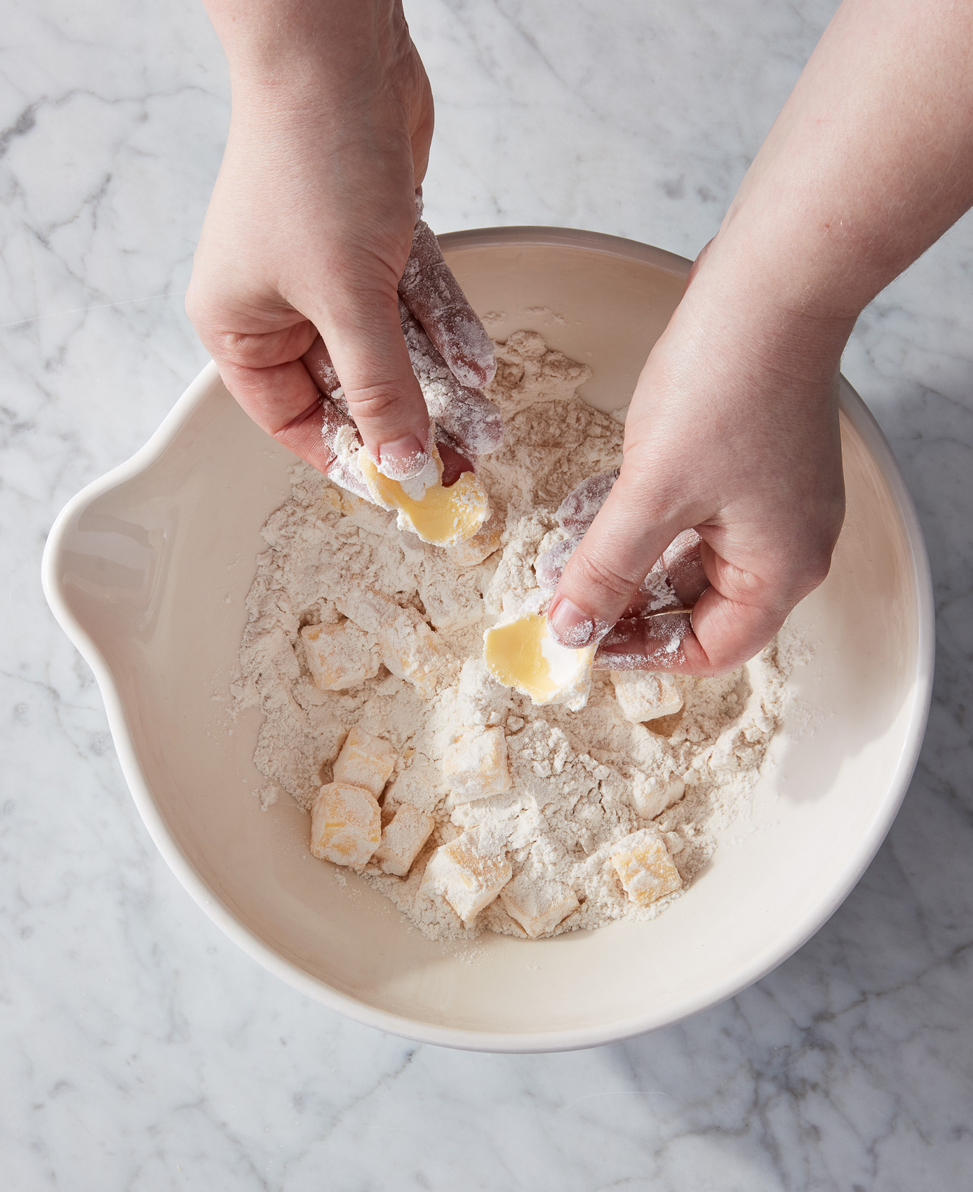 CH1_how-to-mix-pie-dough_erin-mcdowell_book-on-pie_2019-10-28_mark-weinberg_0141